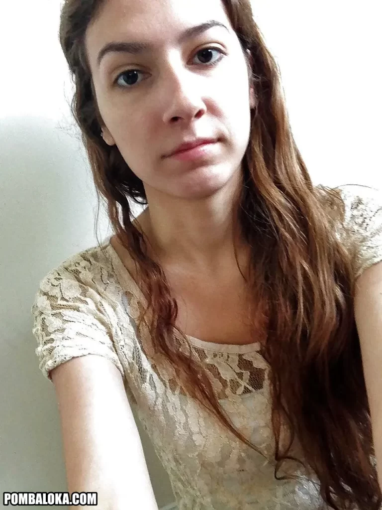 Foto Sensual Magrinha Gostosa Pelada 057