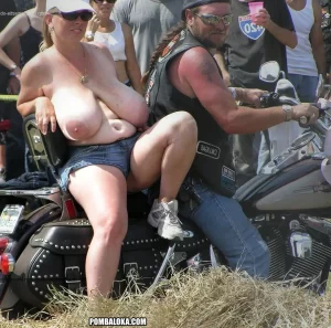 Mulheres De Peitoes Nuas 211